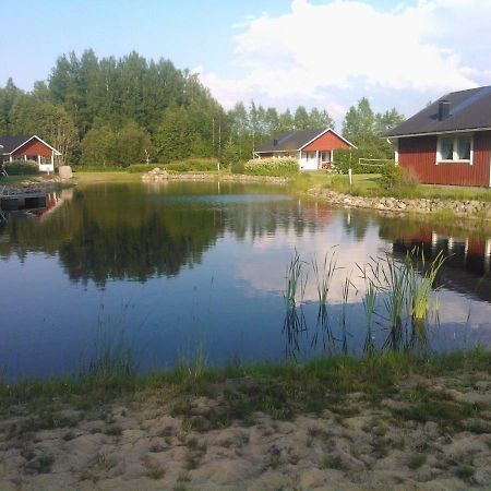 Hannunluhdan Lomamoekit Karijoki Exterior photo
