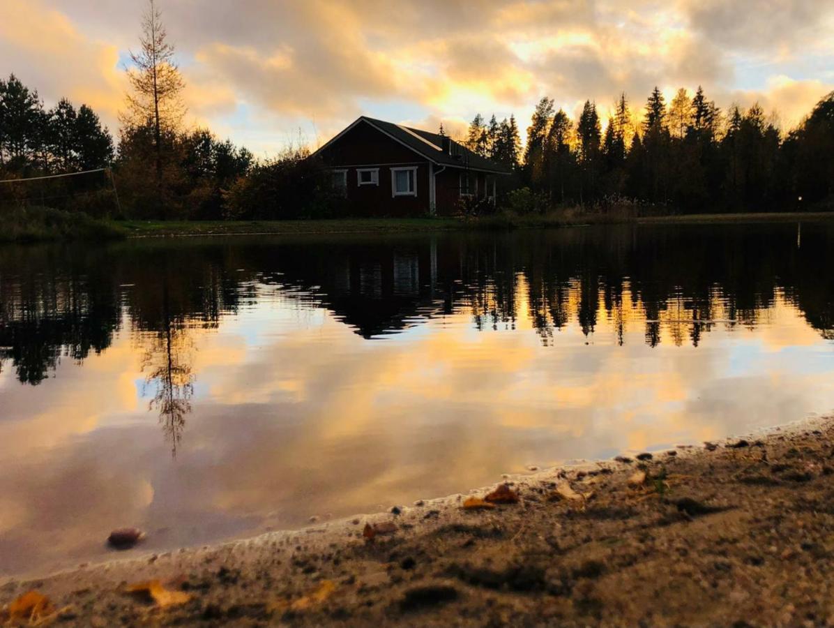 Hannunluhdan Lomamoekit Karijoki Exterior photo